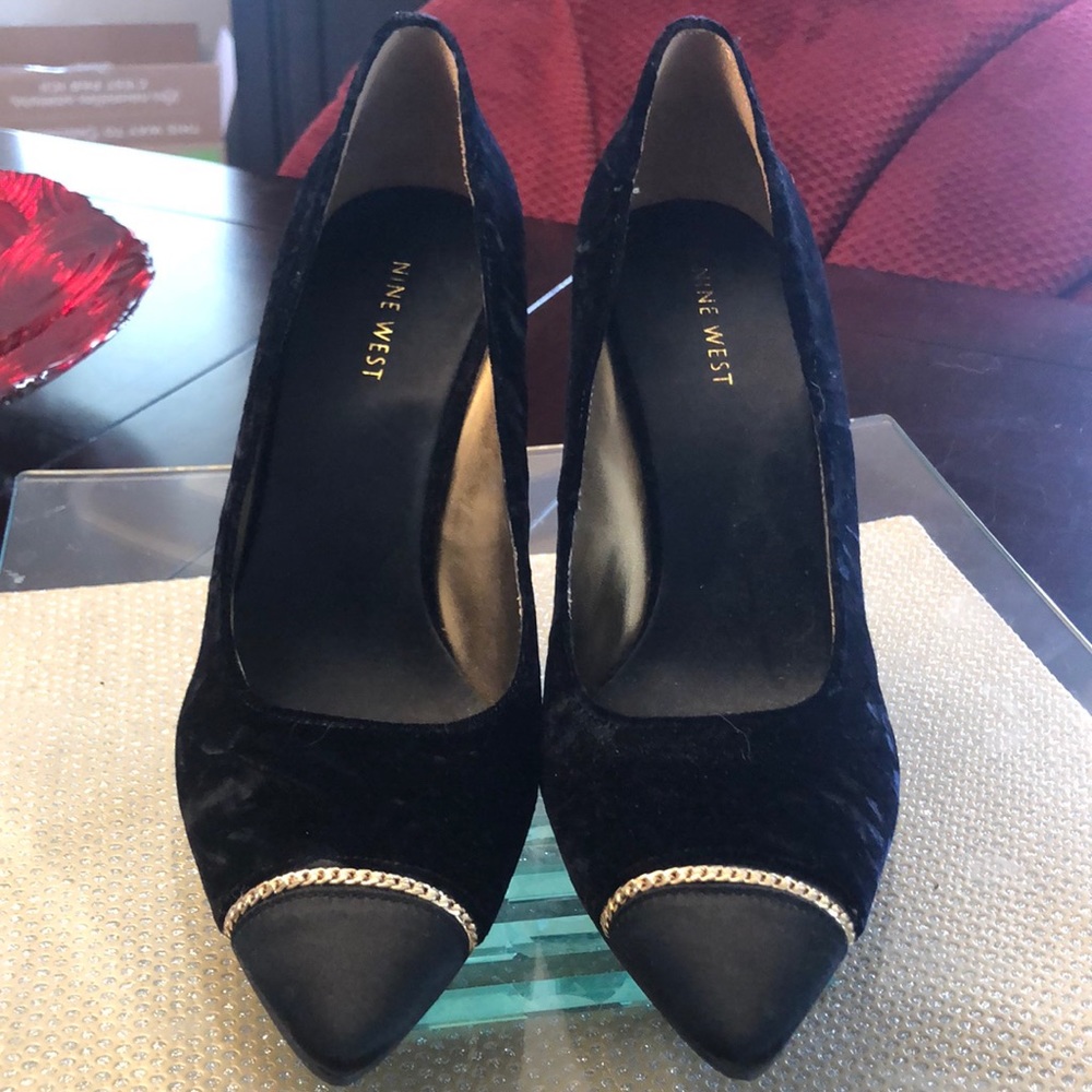 Nine West Velvet Black Shoes